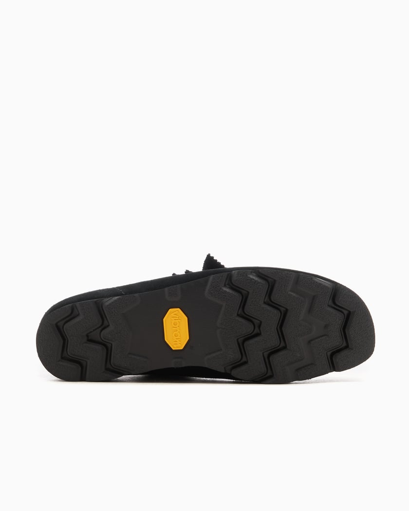 Clarks Women s Wallabee Gore Tex Vibram Noir 26179258 FOOTDISTRICT