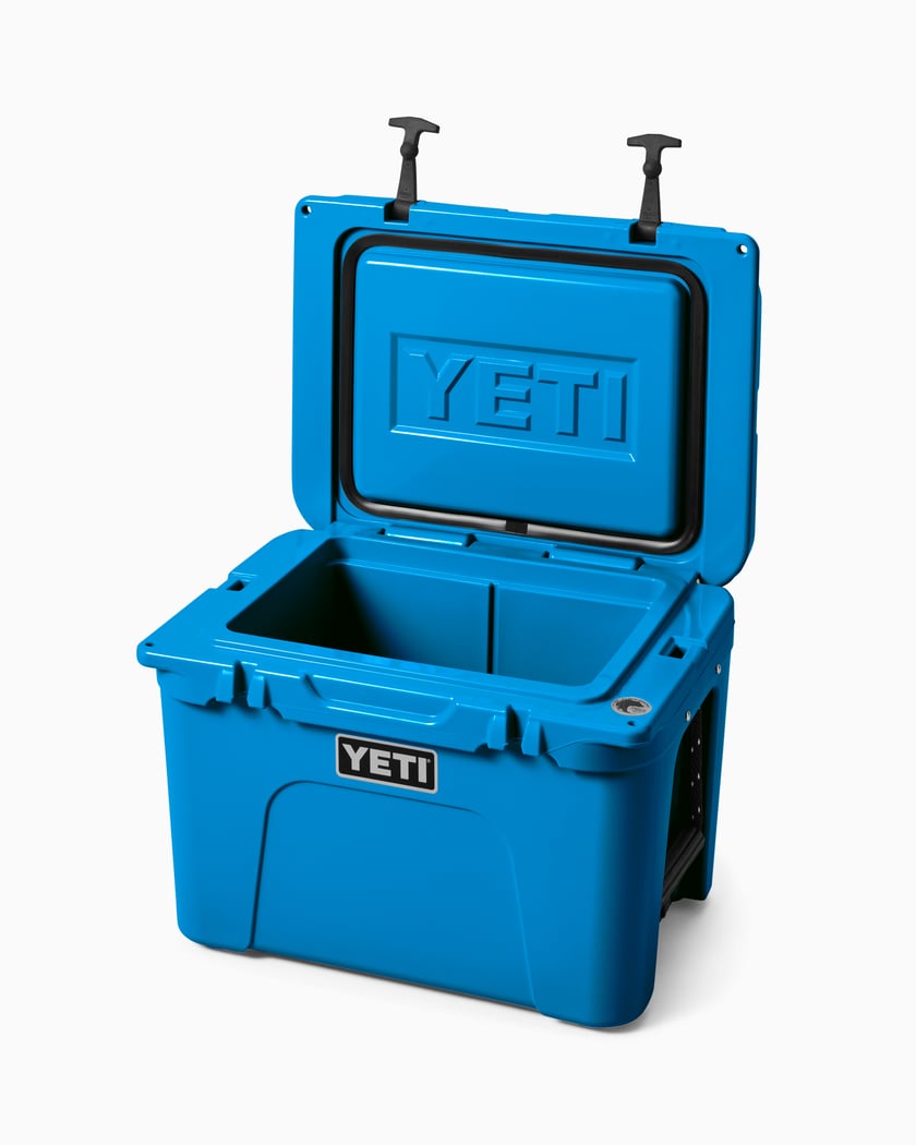 YETI Tundra 35 Cooler Blue SKU-0102-S24B | FOOTDISTRICT