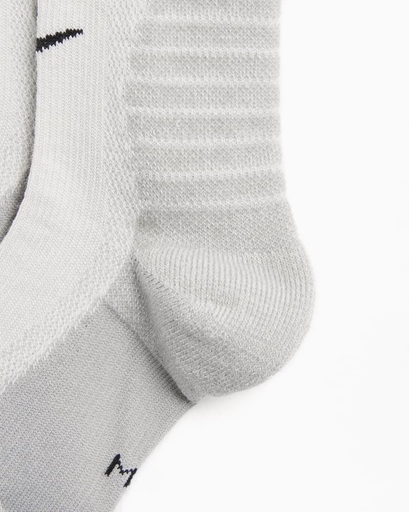 Nike ACG Outdoor Unisex Cushioned Crew Socks Gris DV5465 101 FOOTDISTRICT