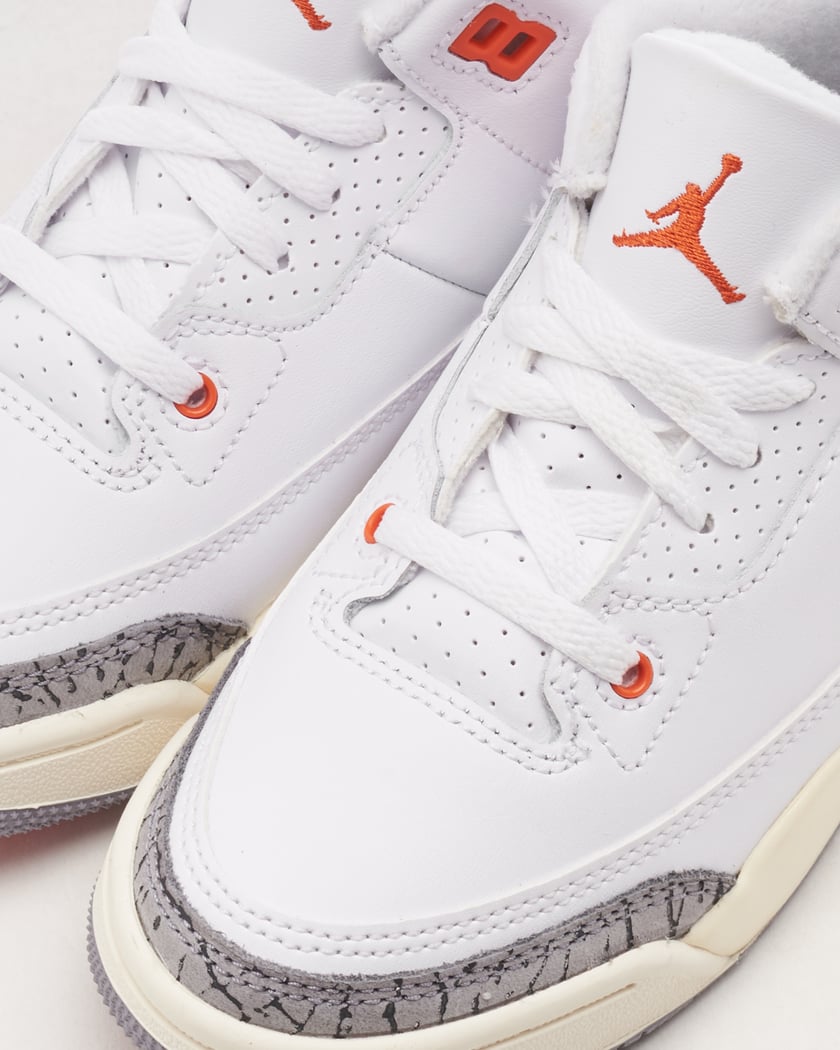 Peach and white jordans store
