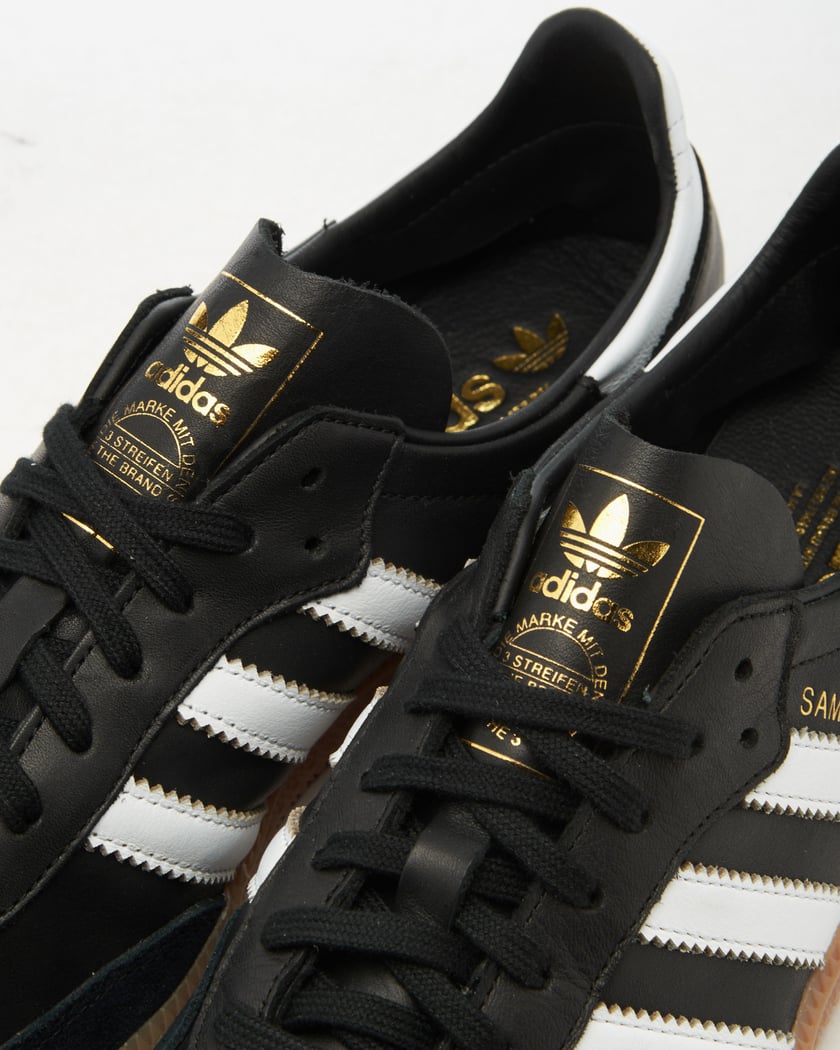 Adidas sales advance preto