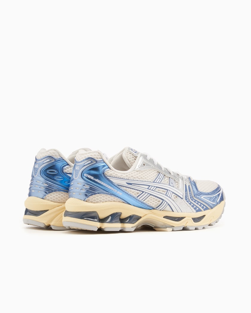 Asics plateadas 2025