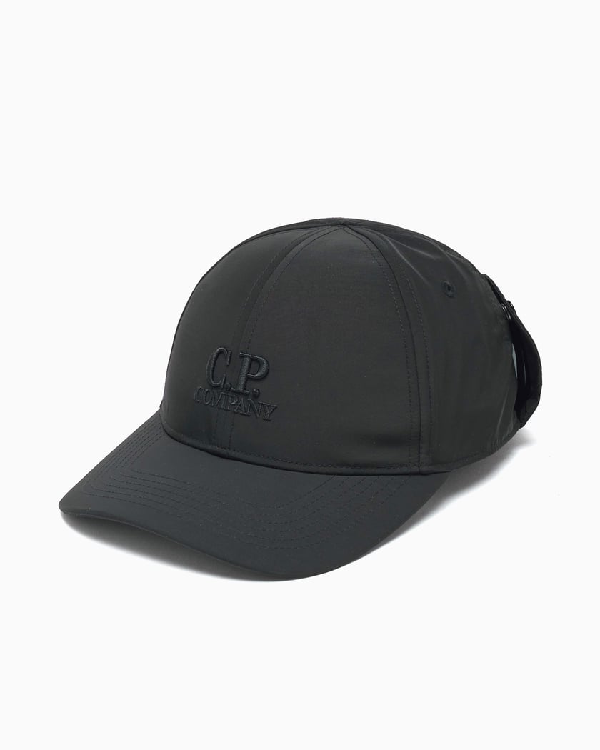 C.P. COMPANY キャップ ゴーグル付き　cap 黒ブラック　サングラス C.P. COMPANY キャップ ゴーグル付き cap 黒ブラック サングラス