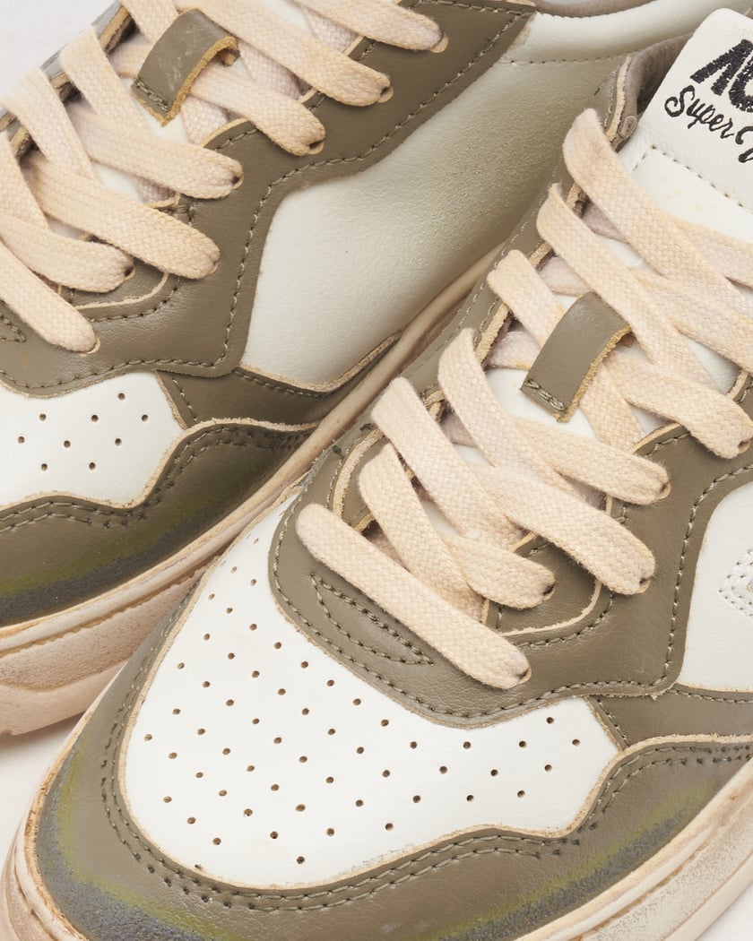 Autry Women's Medalist Low Super Vintage Leather Wit Autry Women's Medalist Low Super Vintage Leather Wit