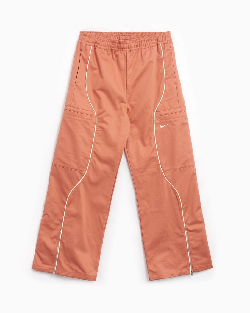 Nike Sportswear Women s Woven Pants Marron Naranja FN1949 212 FOOTDISTRICT