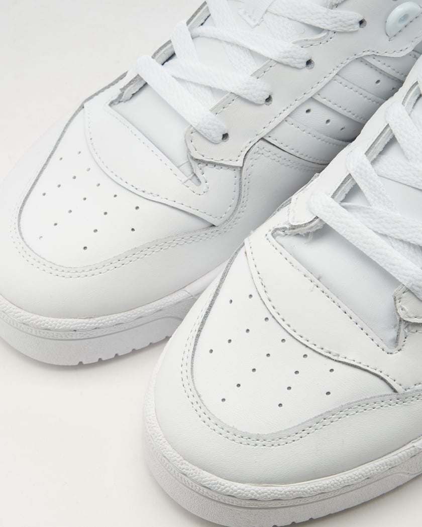 Zapatillas adidas originals rivalry low 2025