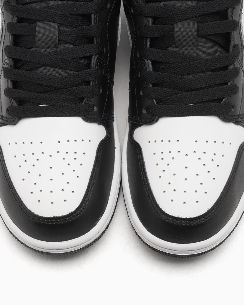 靴 NIKE LOW AIR JORDAN 1 LOW 553558-043 Nike Air Jordan 1 Low Shoes Black Summit White 553558-043