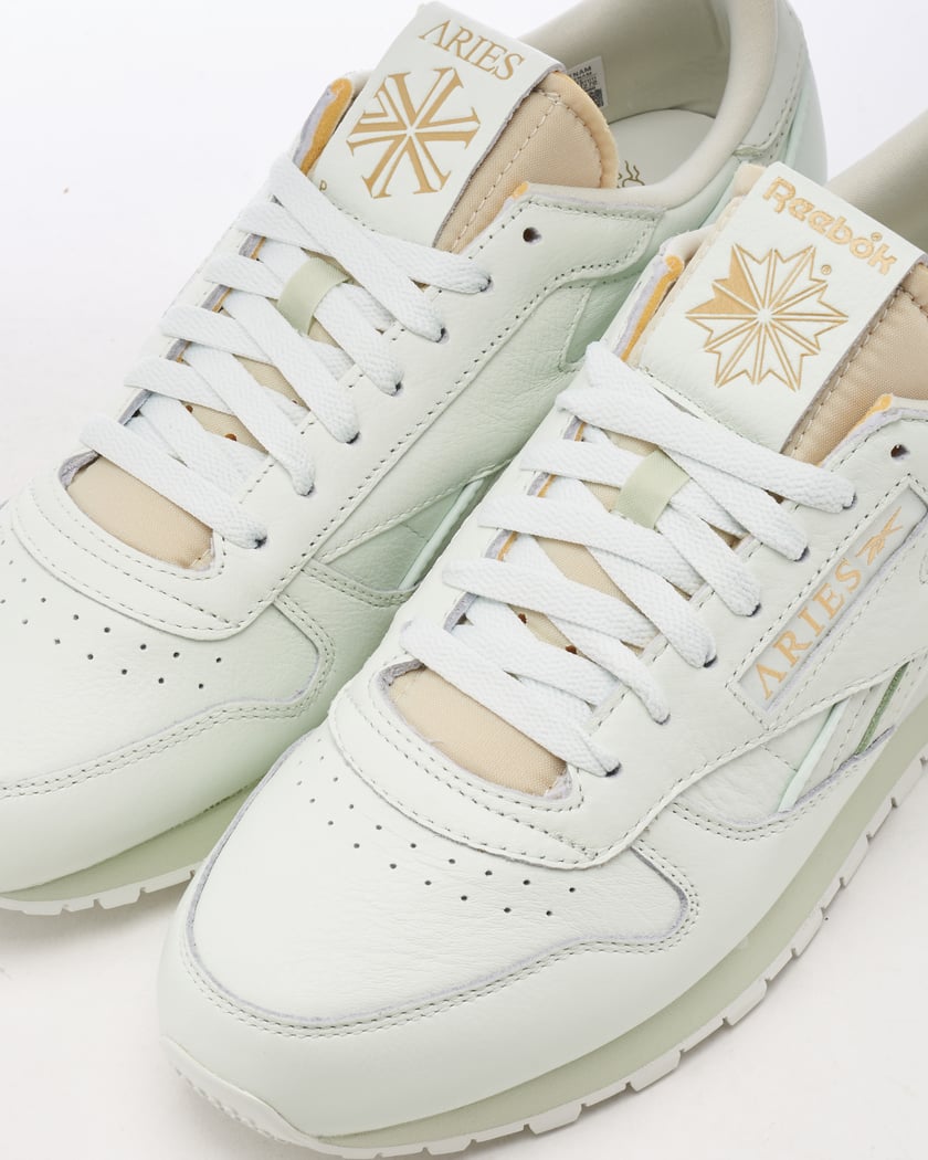 Sapatilhas hotsell reebok douradas