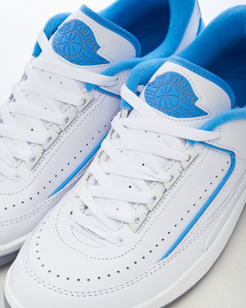Blue and white jordan 2 shop
