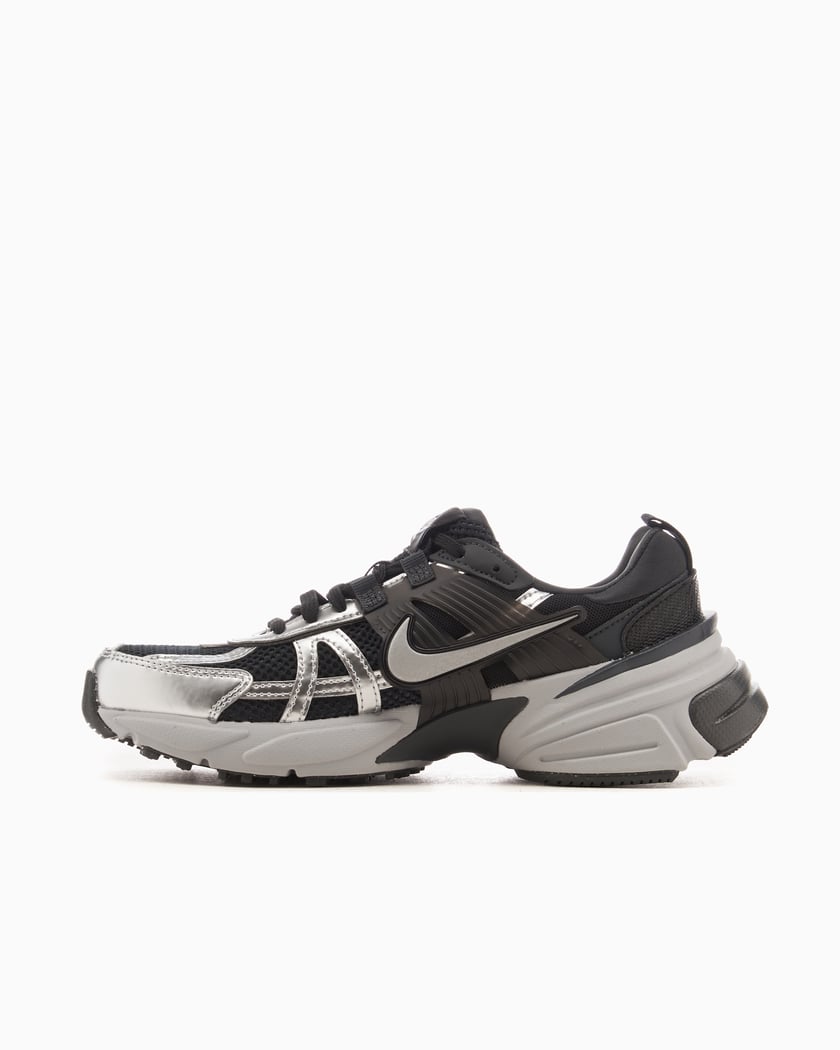商品画像：Nike WMNS V2K Run - Black / Metallic Silver / Anthracite – Kith 2