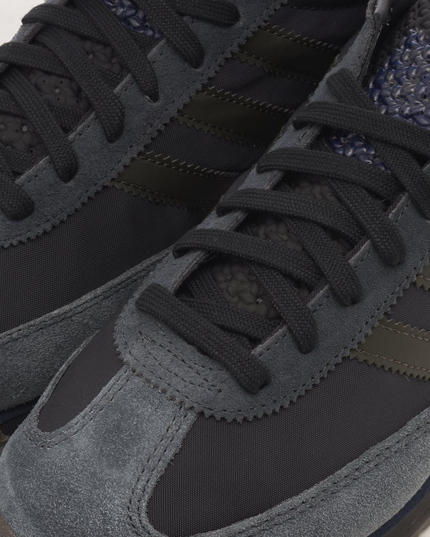 Adidas jeans dark grey top