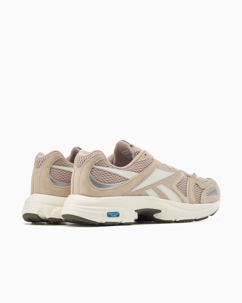 Reebok Premier Road Plus VI Beige IG0111 Shop Online bij FOOTDISTRICT