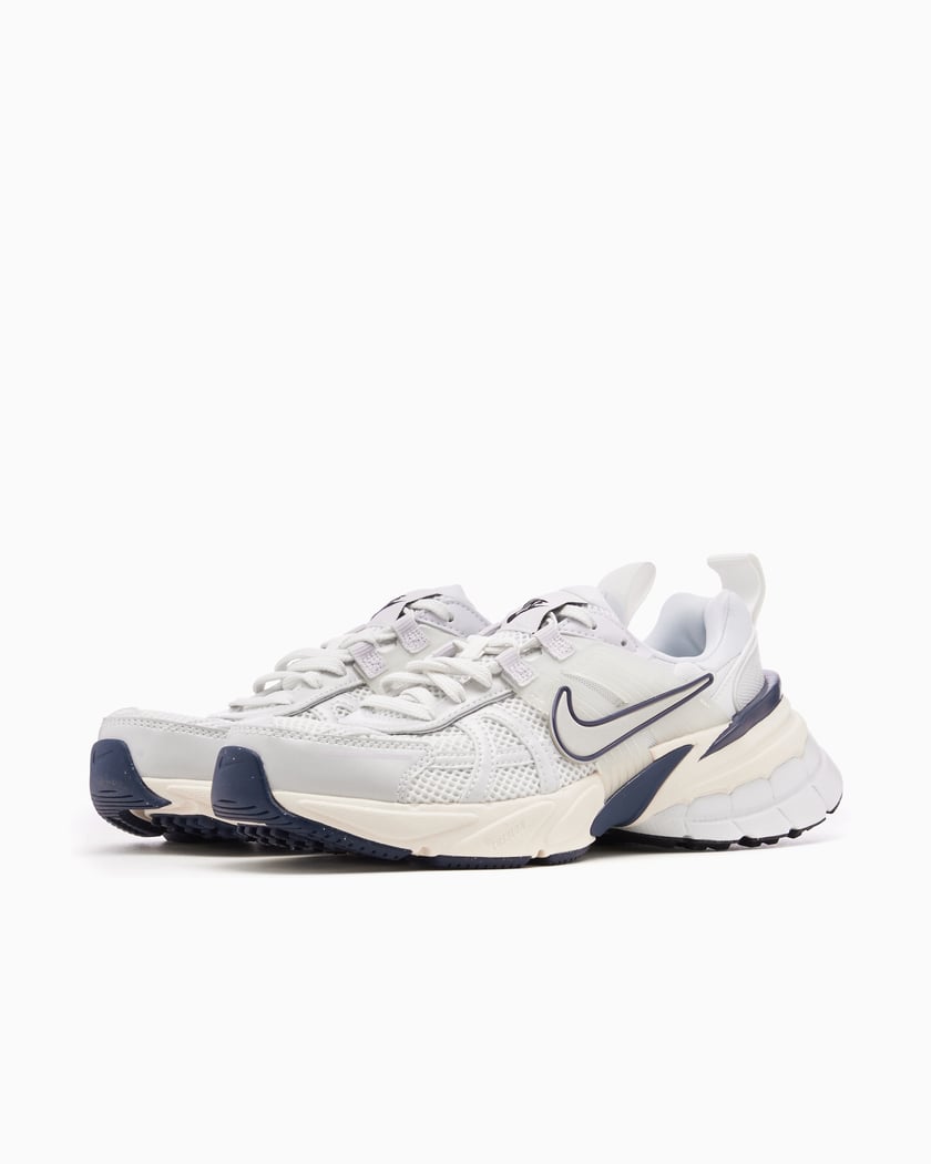 超安い Nike FOOTDISTRICT | FD0736-004 White Run V2K Women's 靴