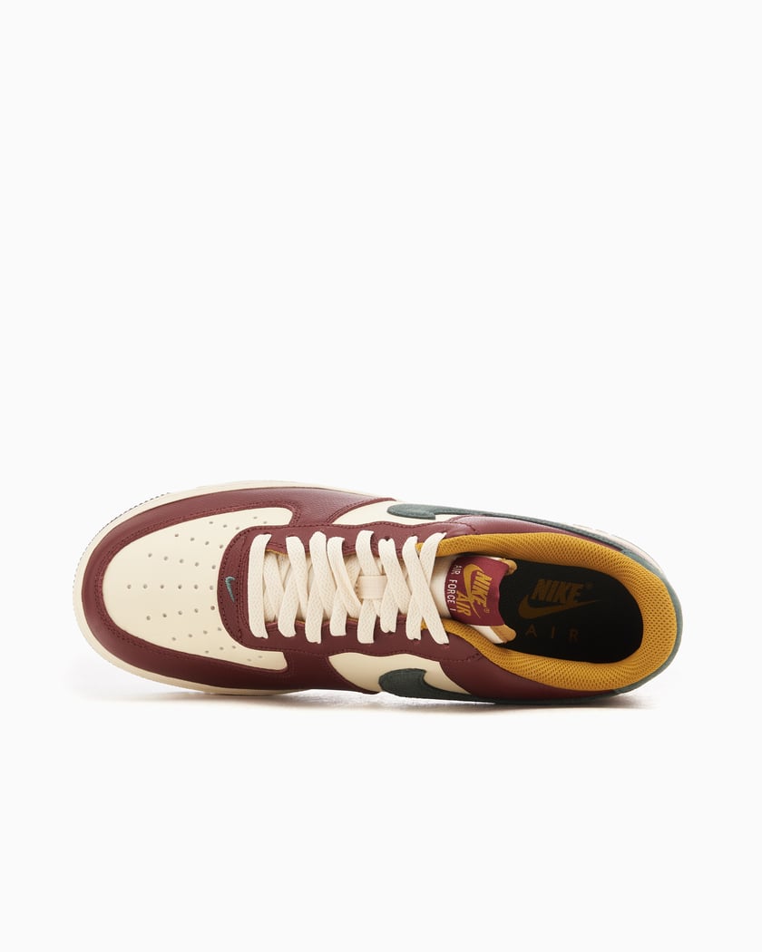 Nike air force 1 lv8 burgundy store