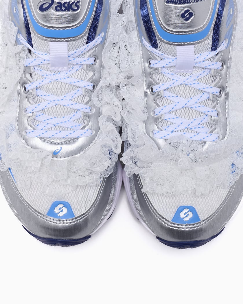 靴 SHUSHU/TONG Asics Gel-Kinetic Fluen SHUSHU/TONG x GEL-KINETIC FLUENT | Unisex | White/Dive Blue