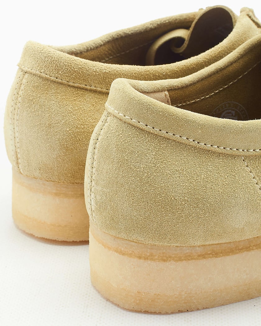 Beige clarks discount
