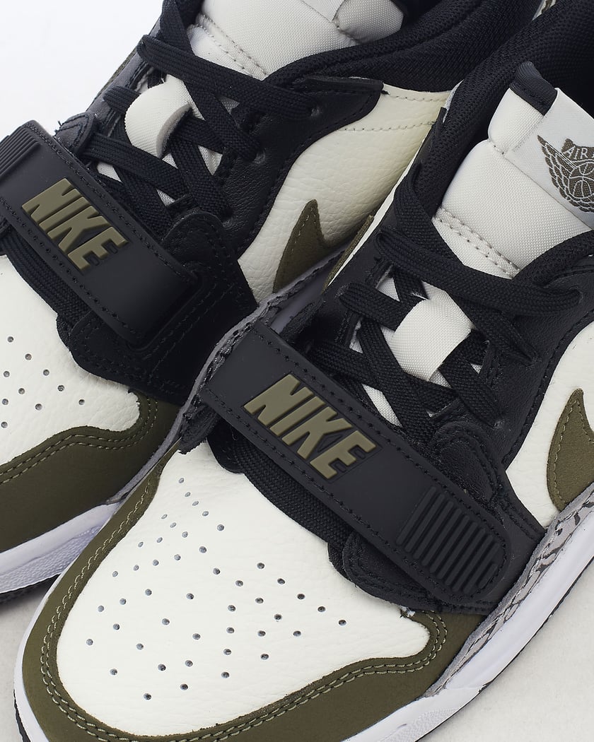 Aj1 legacy top