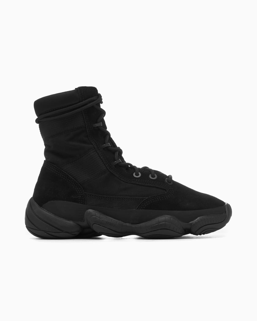 Yeezy negro clearance con rojo