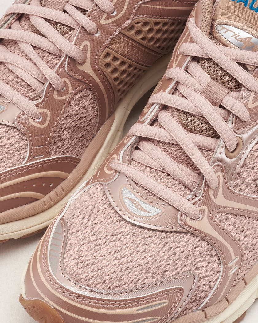 Saucony shoes triumph 8 hot sale