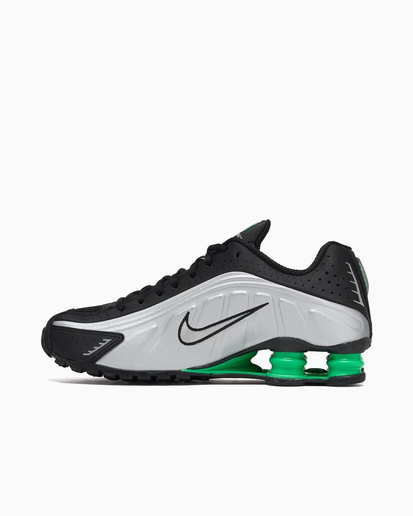 Nike Shox R4 Black, Silver colored HQ1988-006 | FOOTDISTRICT