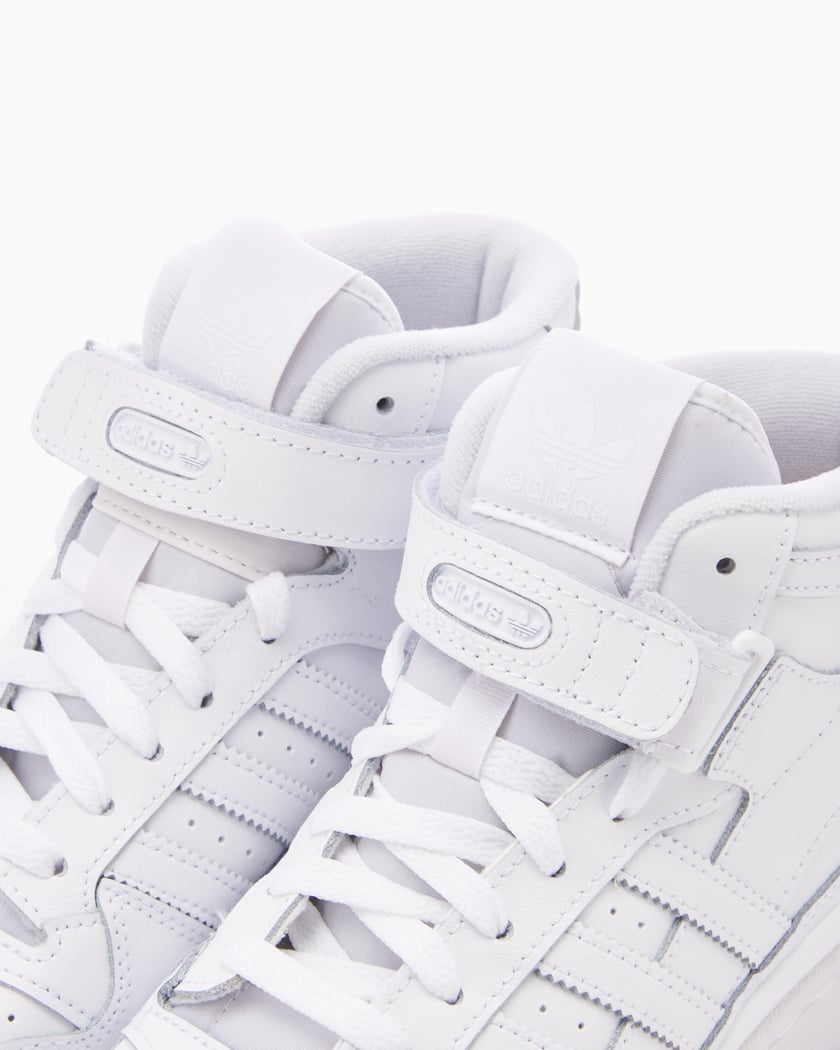 adidas Originals Forum Mid White FY4975| Buy Online at FOOTDISTRICT | 