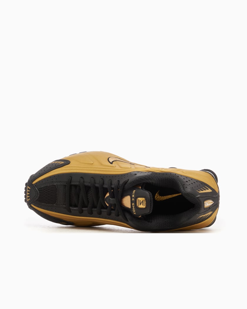 Nike Women s Shox R4 Dorado AR3565 005 FOOTDISTRICT