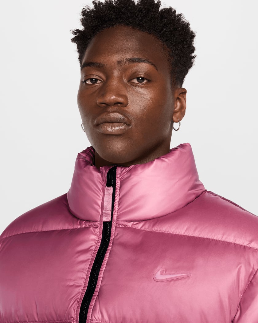 Nike x Drake NOCTA NRG CS Unisex Puffer Jacket Rosa FN8196 667 FOOTDISTRICT