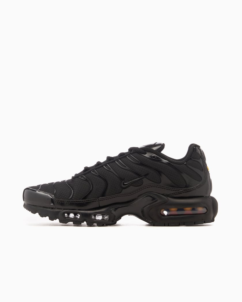 All black nike tn mens store