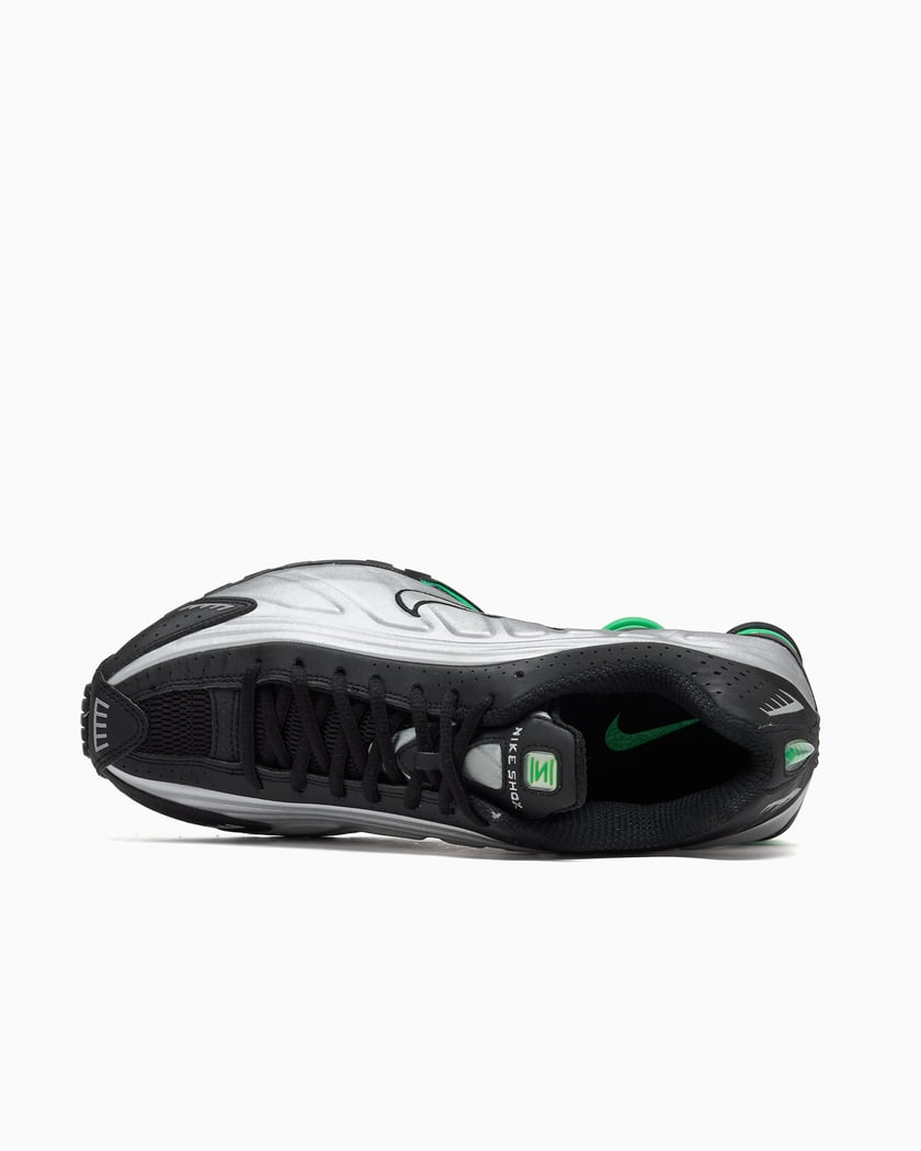 Nike Shox R4 Black, Silver colored HQ1988-006 | FOOTDISTRICT
