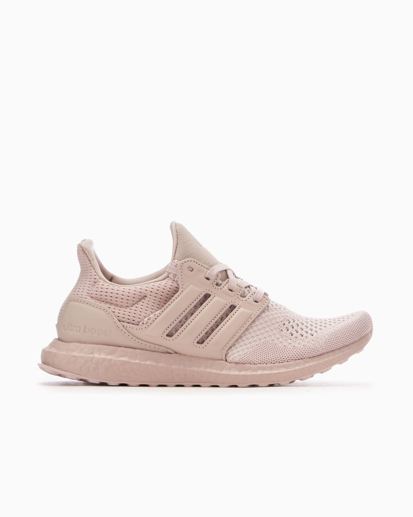 Adidas ultra boost 2025 foot district 56