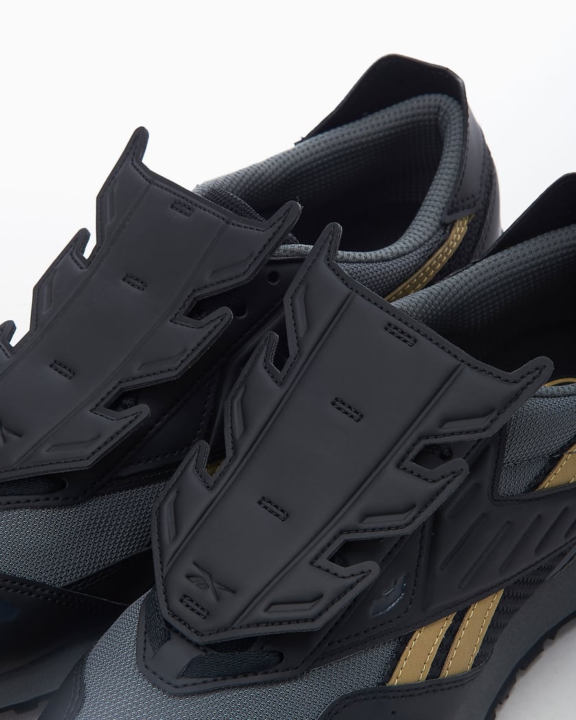 Reebok x DC Comics LX2200 Batman Black HQ4584 FOOTDISTRICT