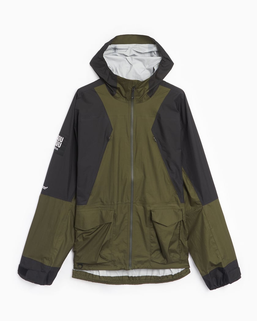 The North Face x Undercover Soukuu Men s Hike Packable Mountain Light Shell Jacket Verde NF0A87UER0U1 FOOTDISTRICT