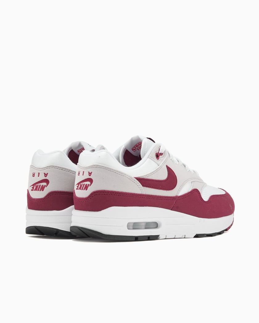 sneaker district nike air max 1