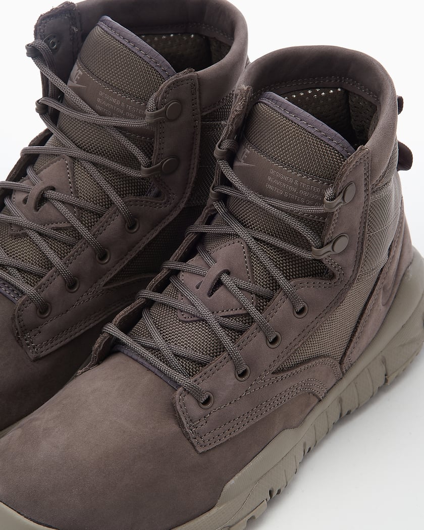 Leather sales nike boots