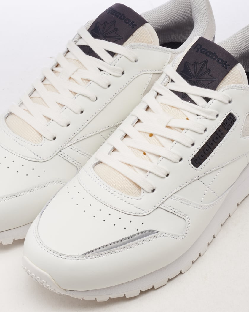 Reebok Classic Leather Branco RMIA012C99LEA0020172 FOOTDISTRICT