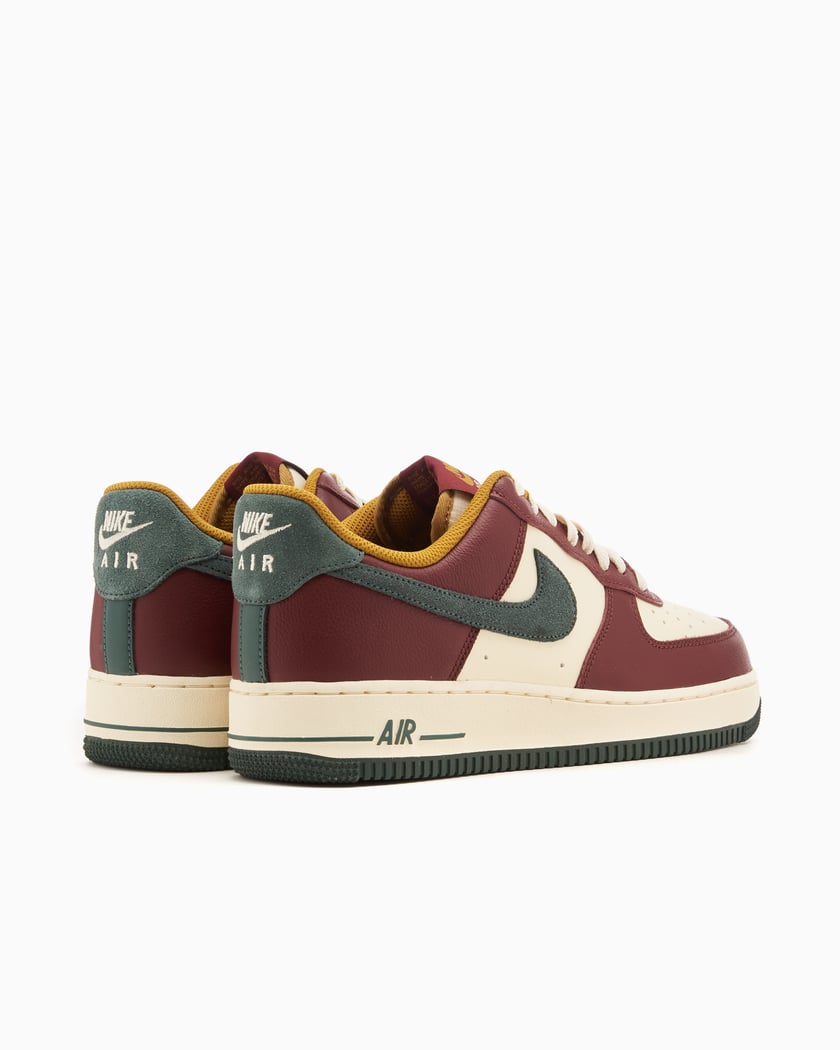 Nike Air Force 1 07 LV8 Dark Team