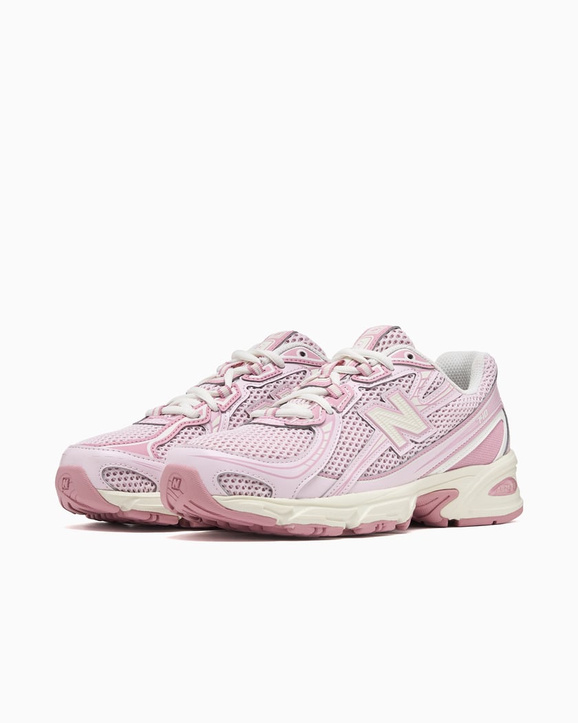 ニューバランスNewBalance U740 ピンク　PinkVacation atmos pinkがNew Balance『U740』の別注デザイン”Pink Vacation