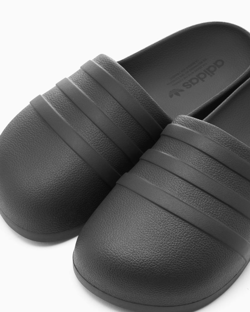 Adilette zwart online