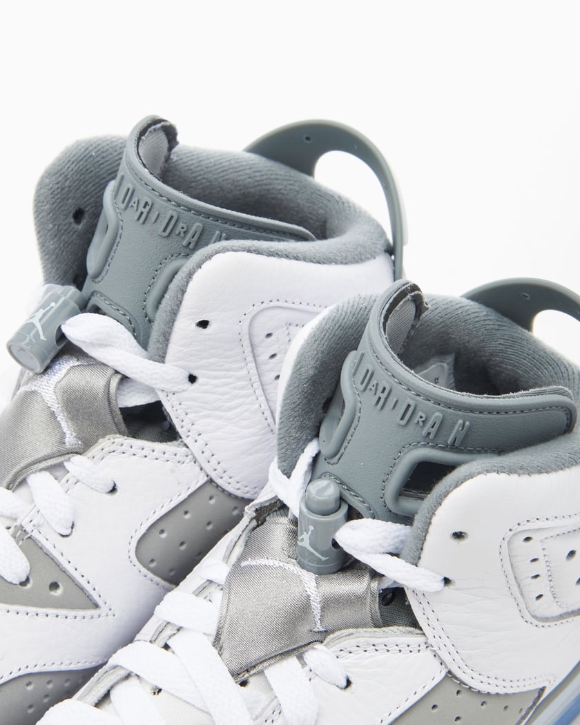 Black and grey retro jordans sales