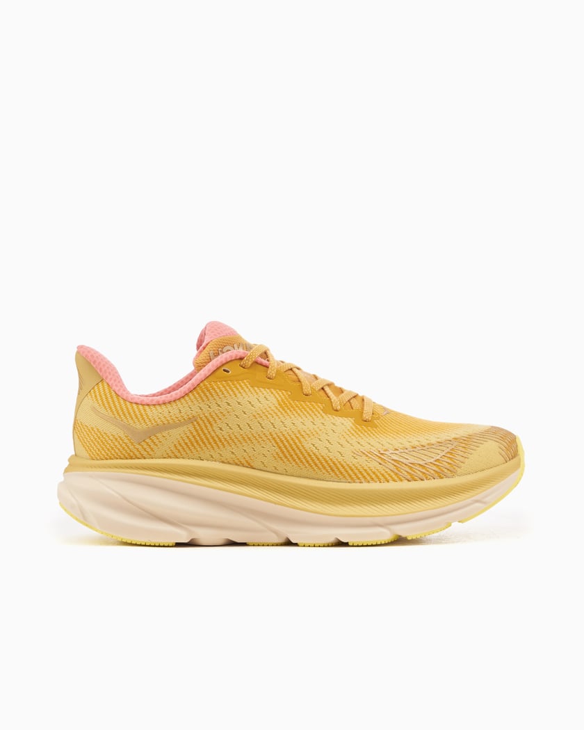 郵送買取 新品5台以上送料無料キャンペーン中！！  HOKA FOOTDISTRICT | 1159910F-VYY Yellow TS Gore-Tex 9 Clifton テーブル・チェア・ハンモック