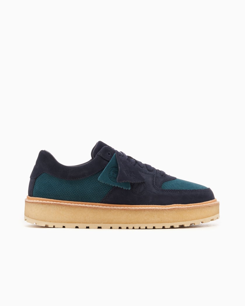 Clarks x 2025