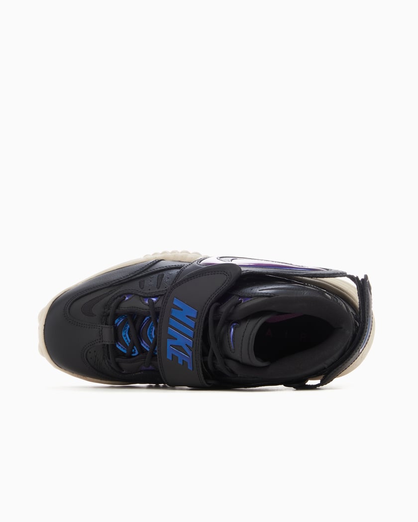 Black and purple nike women's sneakers top