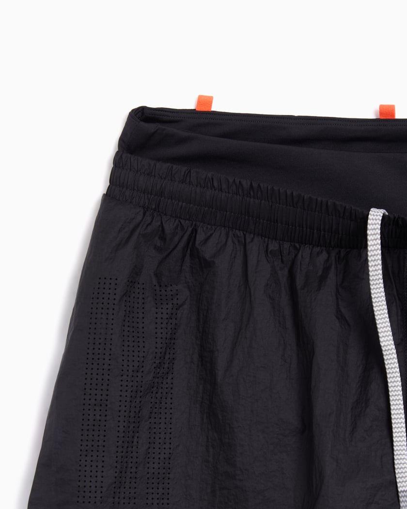 ウォーキング・ランニングウェア TUNERO 2-IN-Shorts BLACK ウォーキング・ランニングウェア TUNERO 2-IN-Shorts BLACK