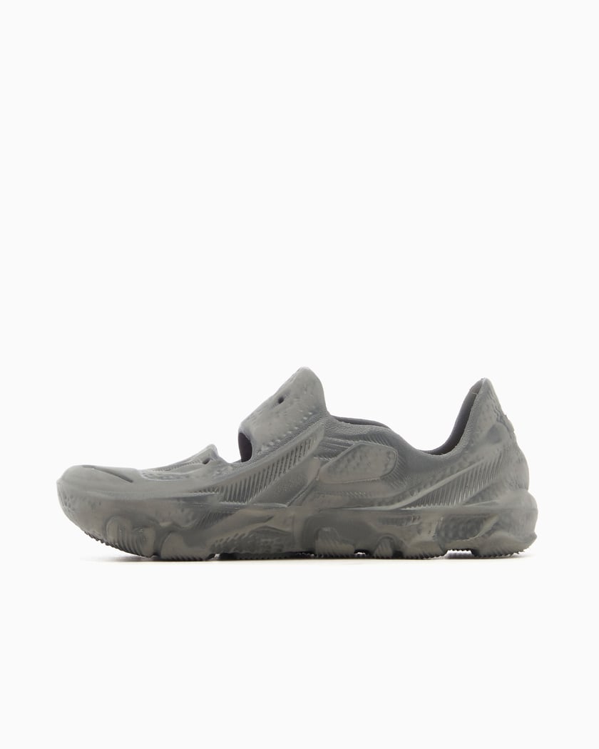 Foot district top yeezy raffle