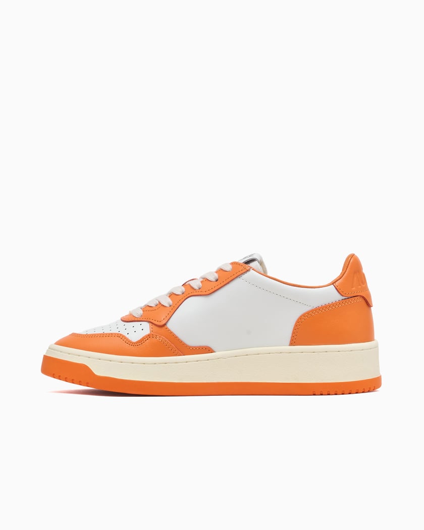 Autry Women's Medalist Low Leather Laranja AULWWB66 | FOOTDISTRICT