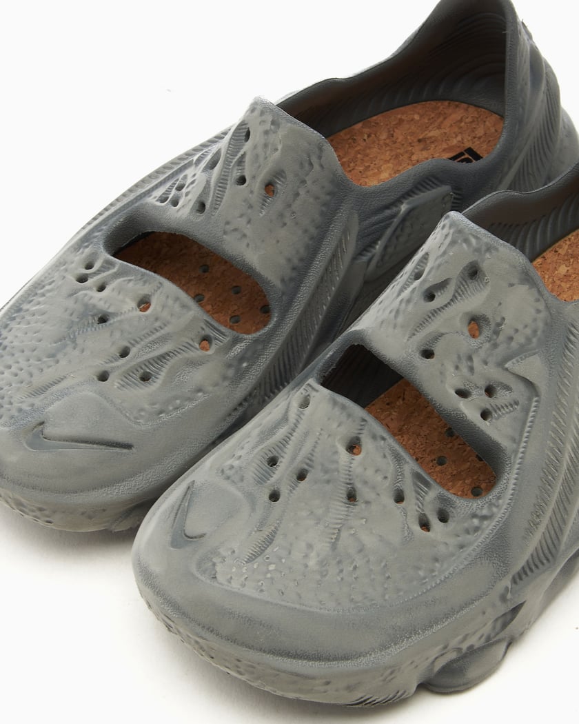 Nike ISPA Universal Gray DM0886-001 | FOOTDISTRICT