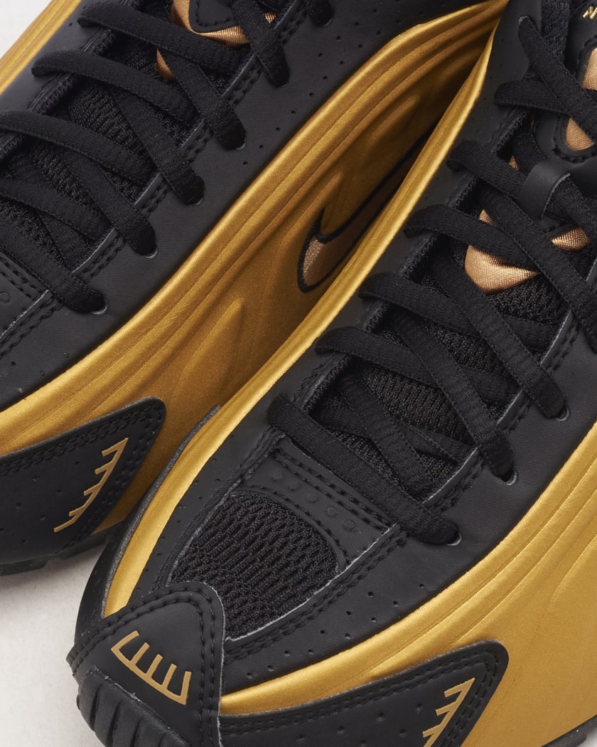 Nike color dorado top