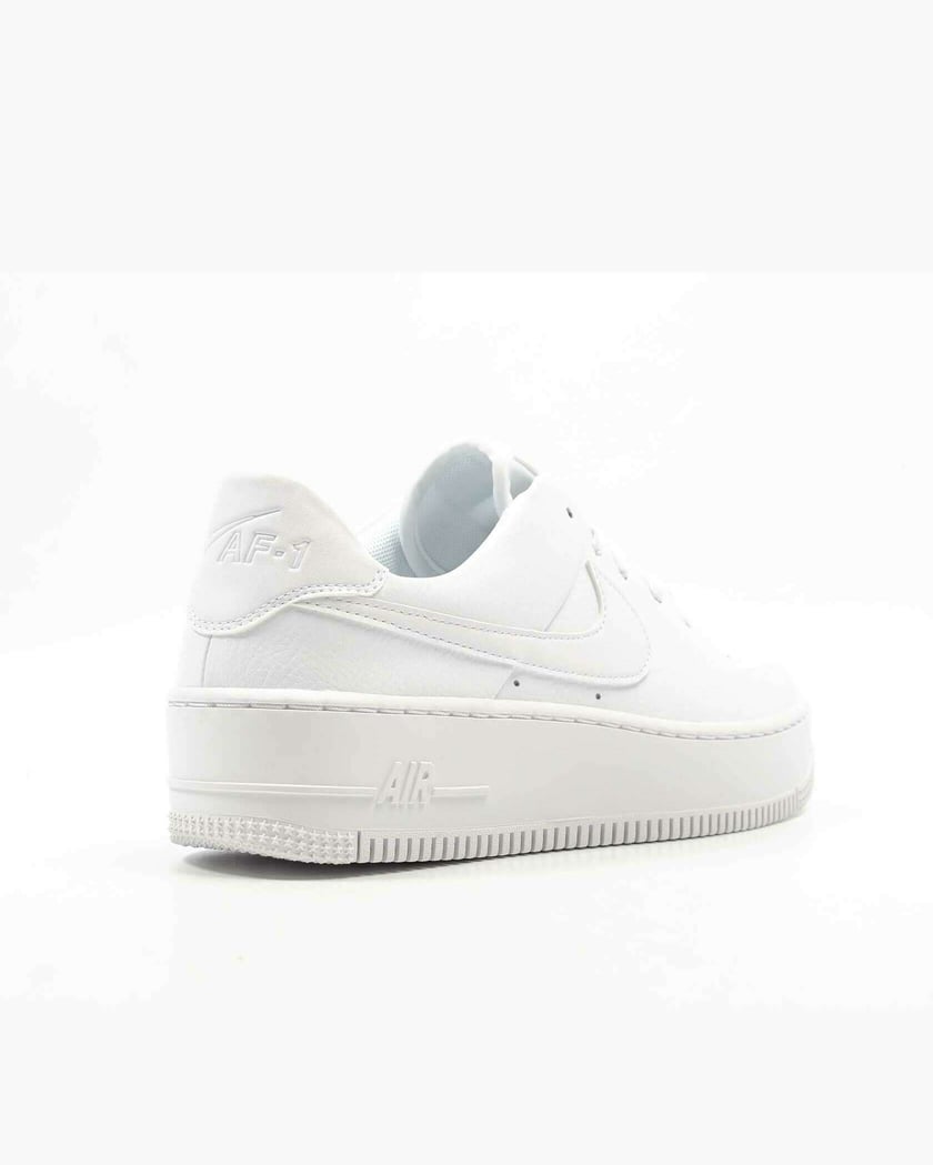 Nike air force 1 sage low blancas deals