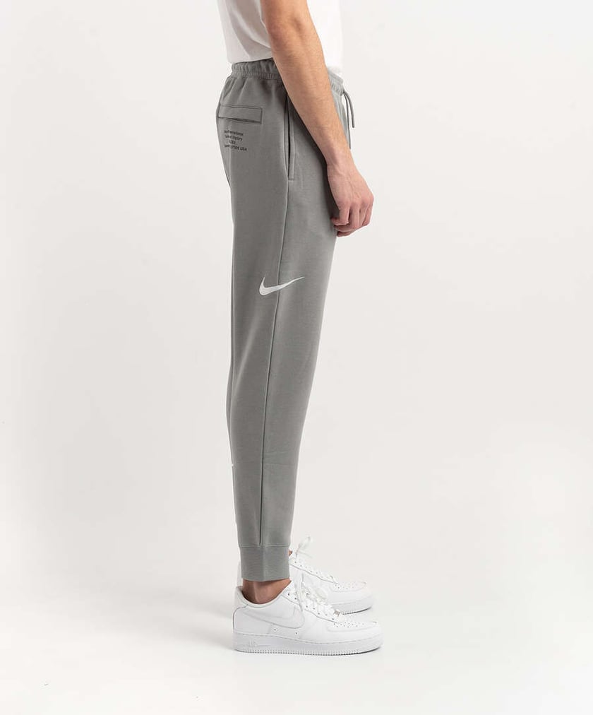 Nike pantalon hotsell de chandal swoosh