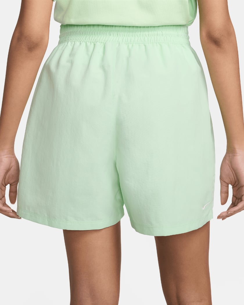 Nike ACG Women s Shorts Verde DV9535 376 FOOTDISTRICT